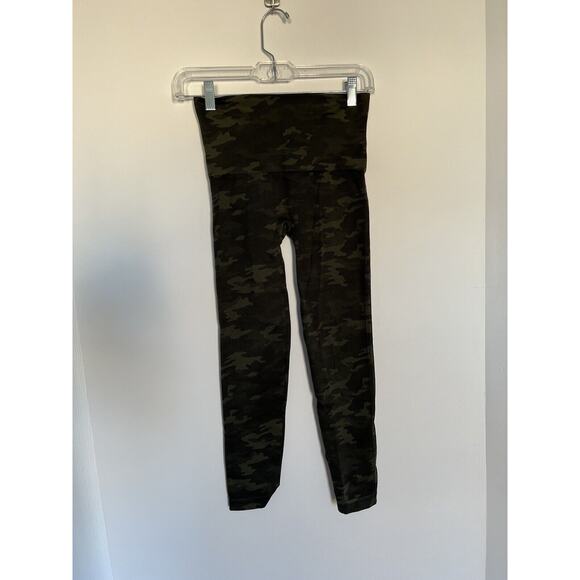 SPANX Womens Leggings Size M Cropped Look at Me Now Seamless Green Camo Slimming - Picture 7 of 11